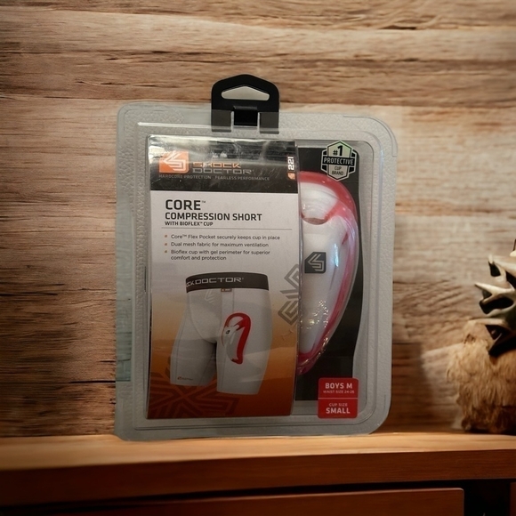 New Shock Doctor Compression Athletic Shorts Protective Cup White Boys Shorts - Picture 2 of 4